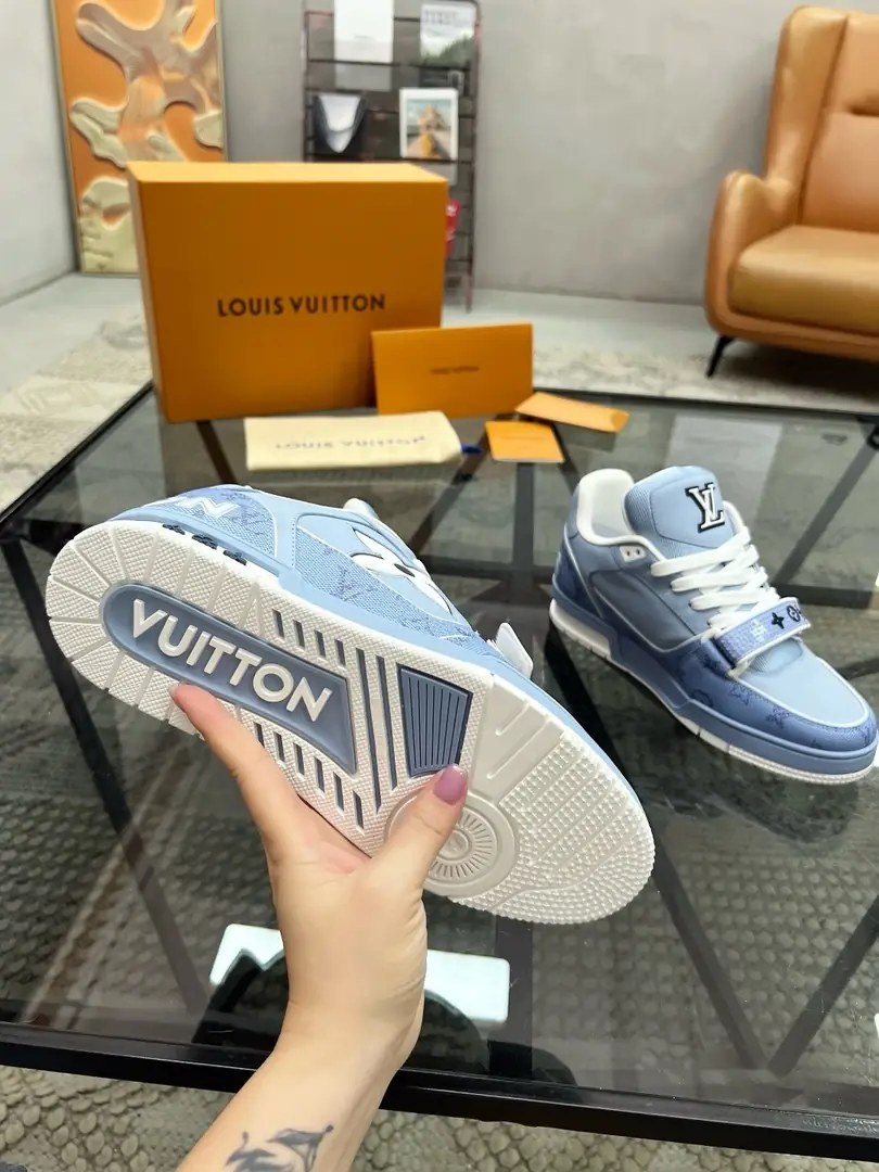 kng7201 LV TOP !!!!!!  140$ gallery