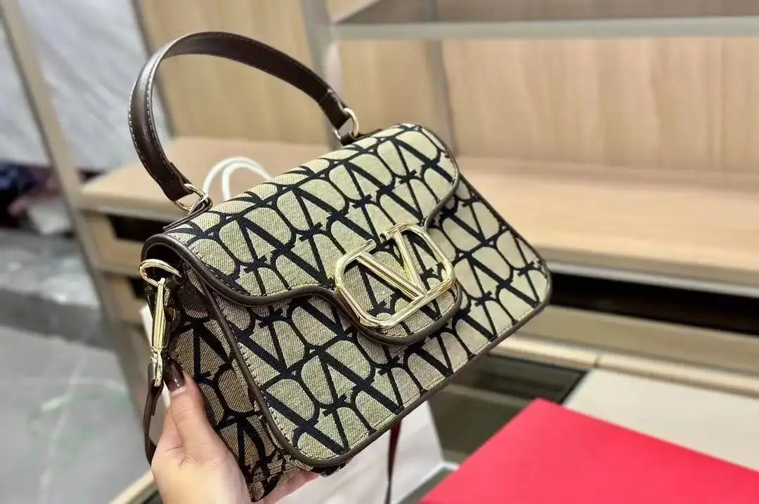 Jam1022 Valentino 75$ 540  GBB gallery