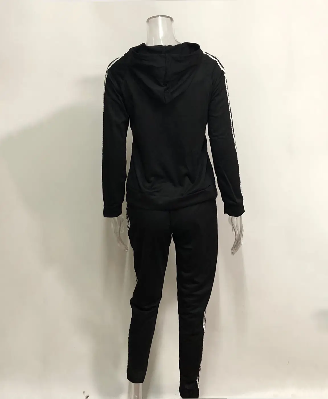 Jam178  Adidas  200 28.99$ GYYF gallery