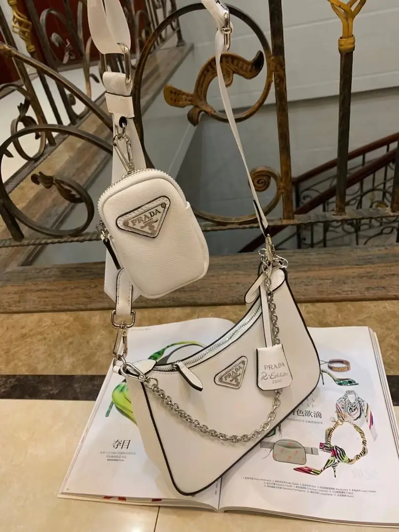 Jam246  PRADA 44.55$  330 gallery