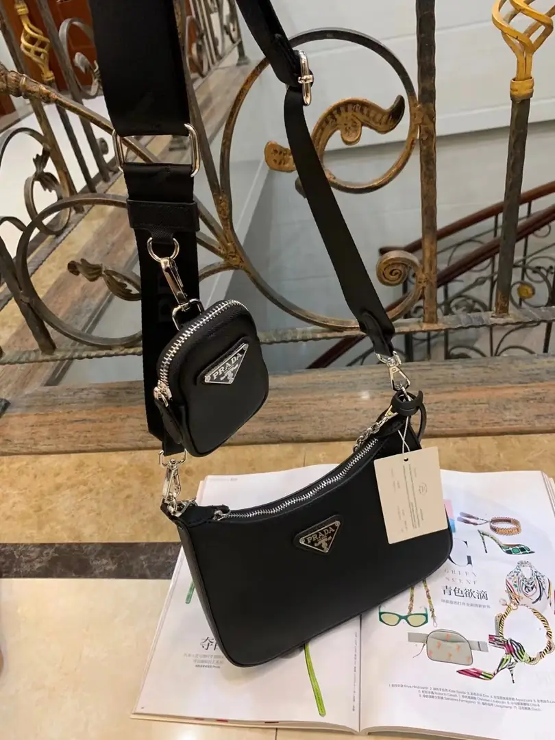 Jam246  PRADA 44.55$  330 gallery