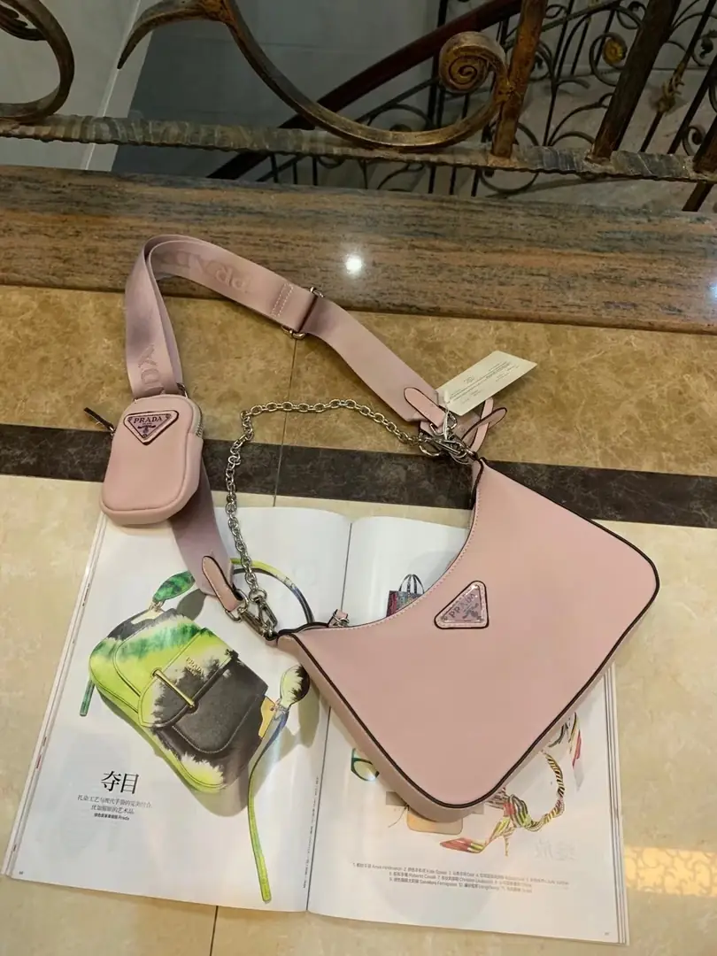 Jam246  PRADA 44.55$  330 gallery