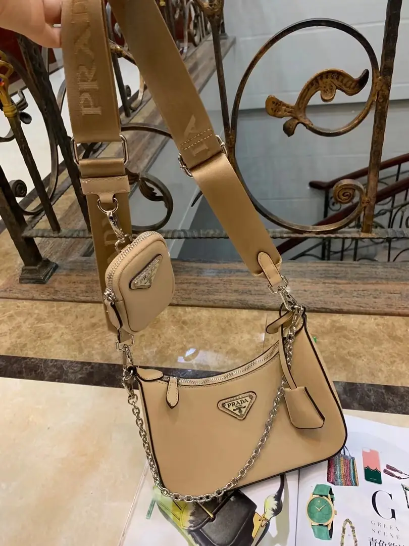 Jam246  PRADA 44.55$  330 gallery