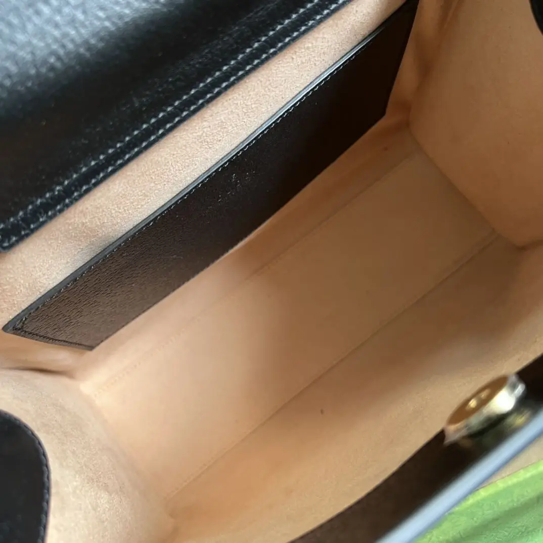 Jam4017  GUCCI  75$ gallery