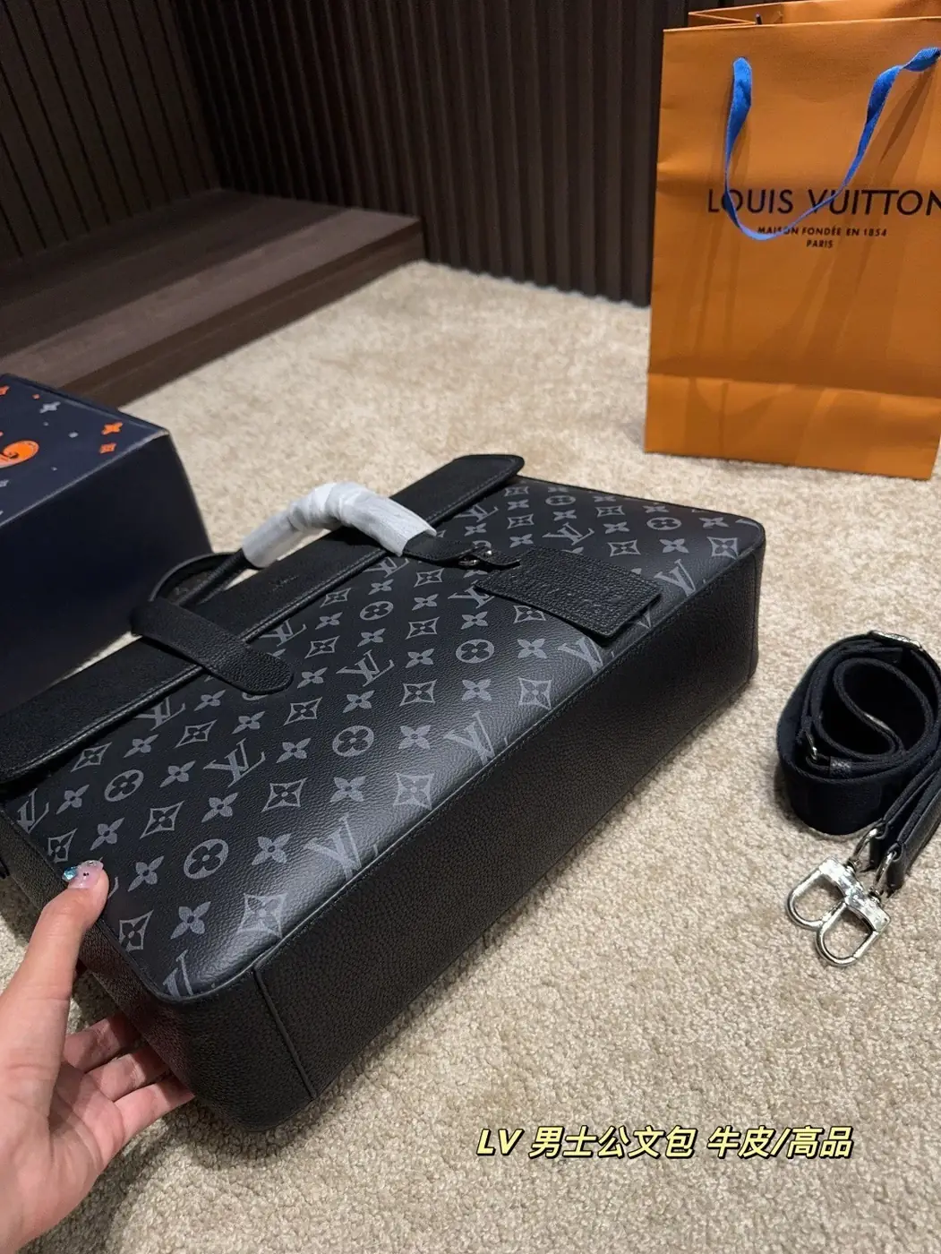 Jam5235 LV Bag 110$ gallery