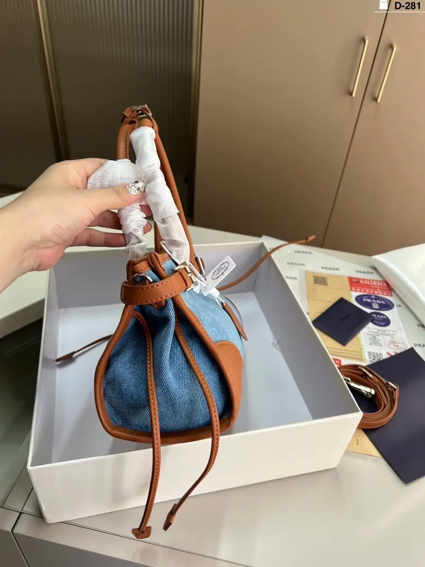 Jam5243 PRADA  89.99$ gallery