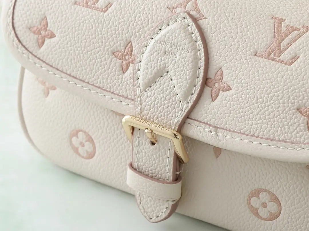 Jam5246   LV   110$ gallery