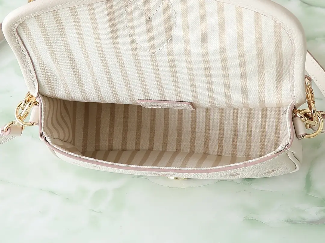 Jam5246   LV   110$ gallery