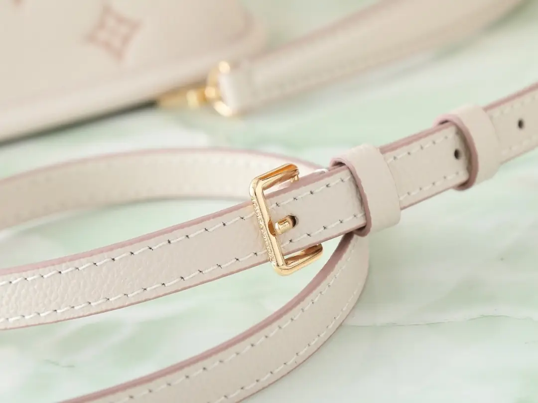 Jam5246   LV   110$ gallery