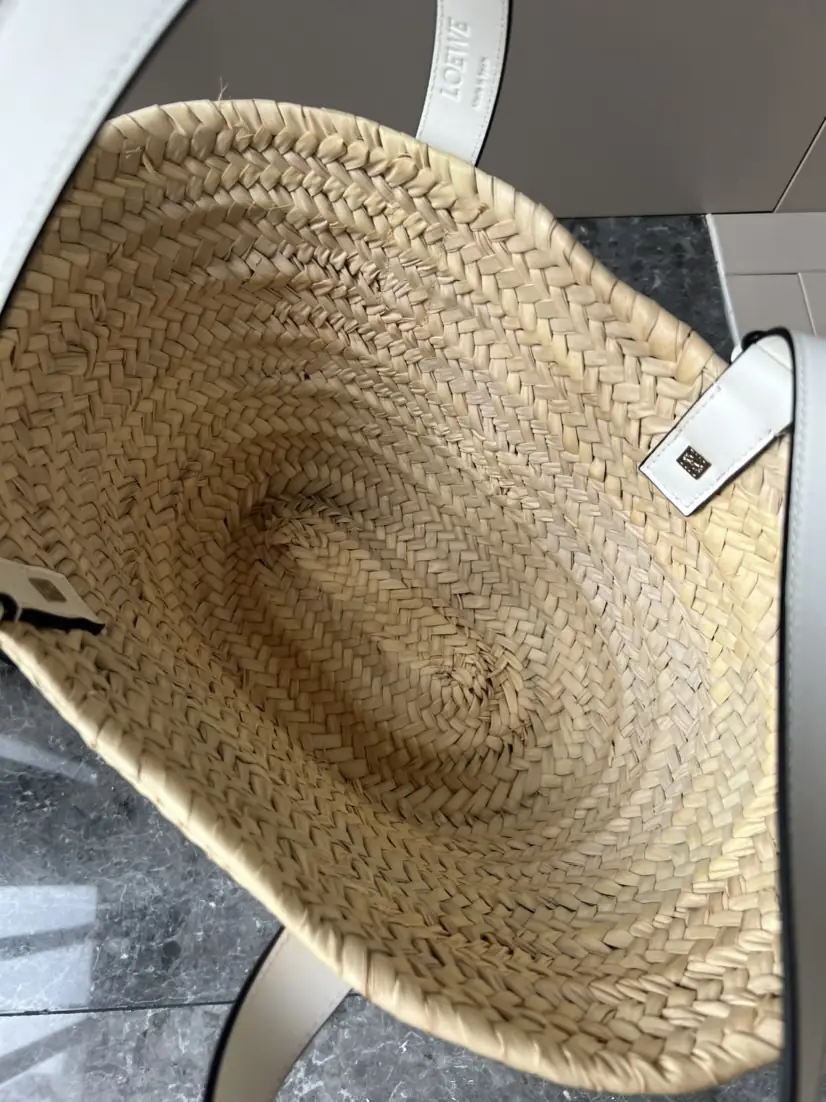 Jam5252   LOEWE  89$ gallery