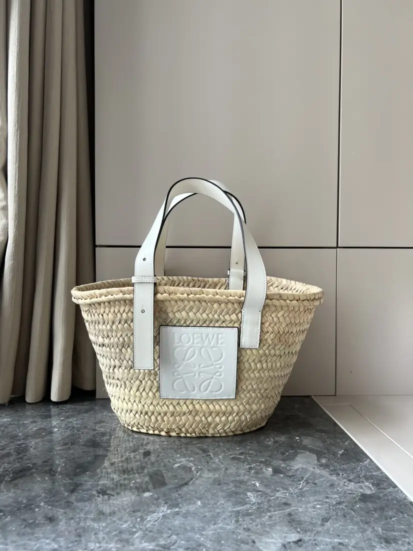 Jam5252   LOEWE  89$ gallery