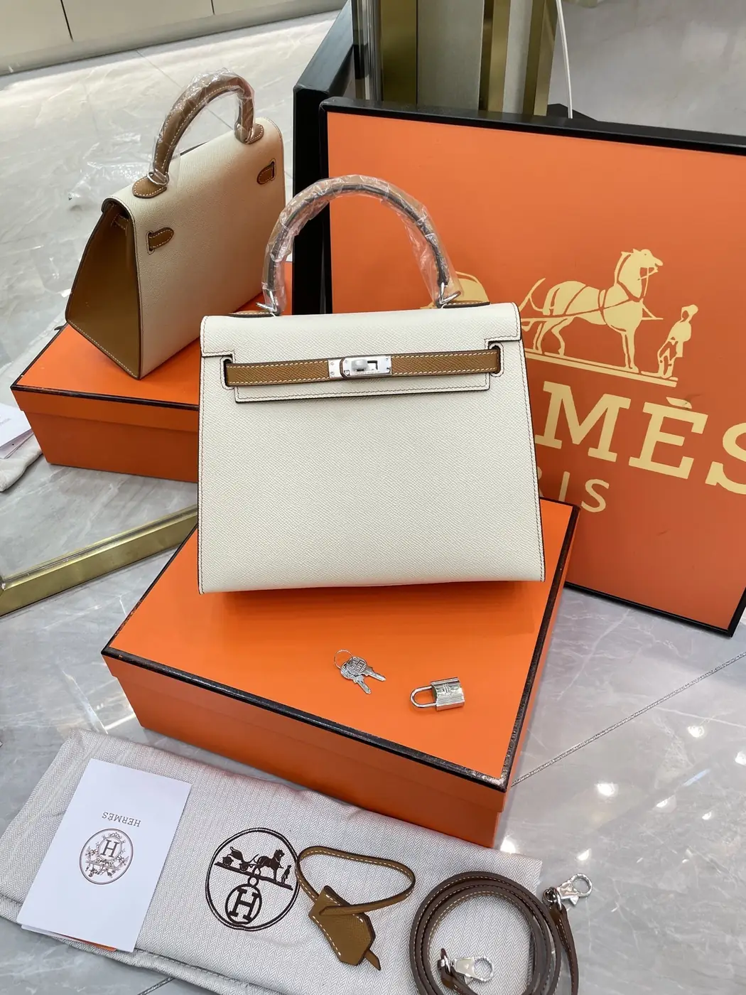 Jam5260  Hermès 80$ gallery