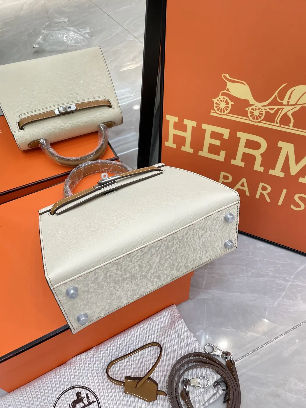 Jam5260  Hermès 80$ gallery