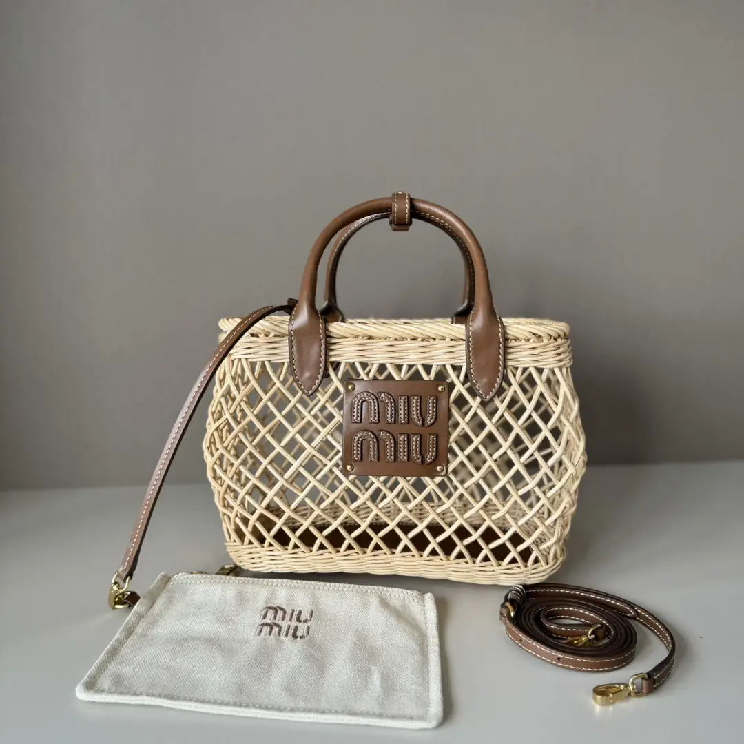 Jam5269  MIUMIU 89$ gallery