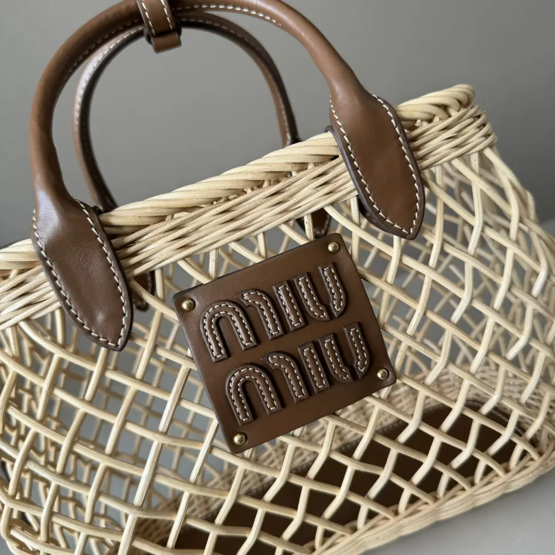 Jam5269  MIUMIU 89$ gallery