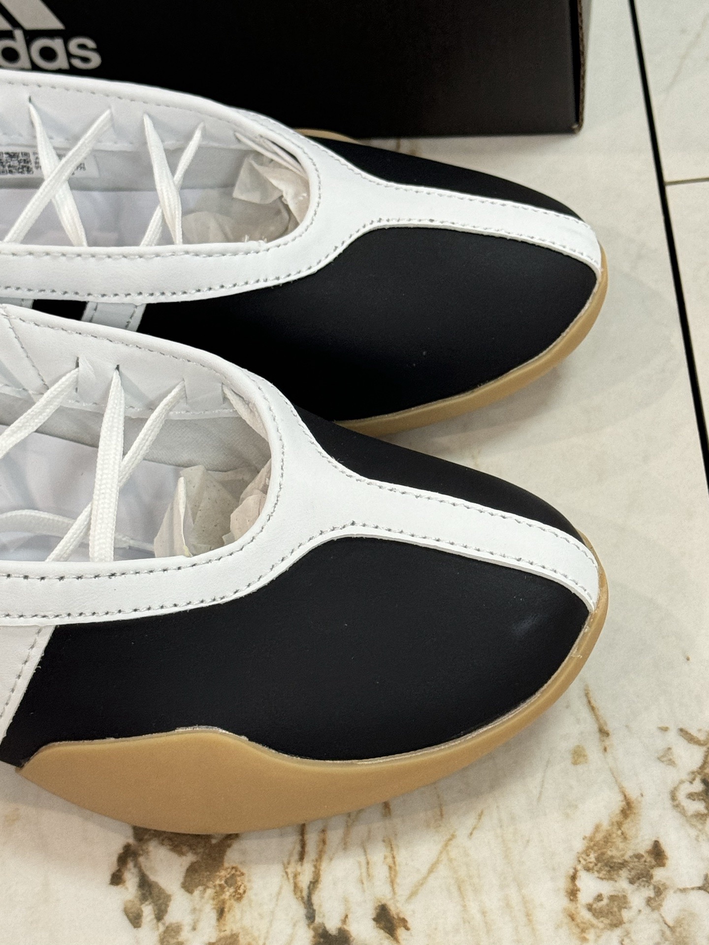 Jam5319 ADIDAS  56.99$ gallery