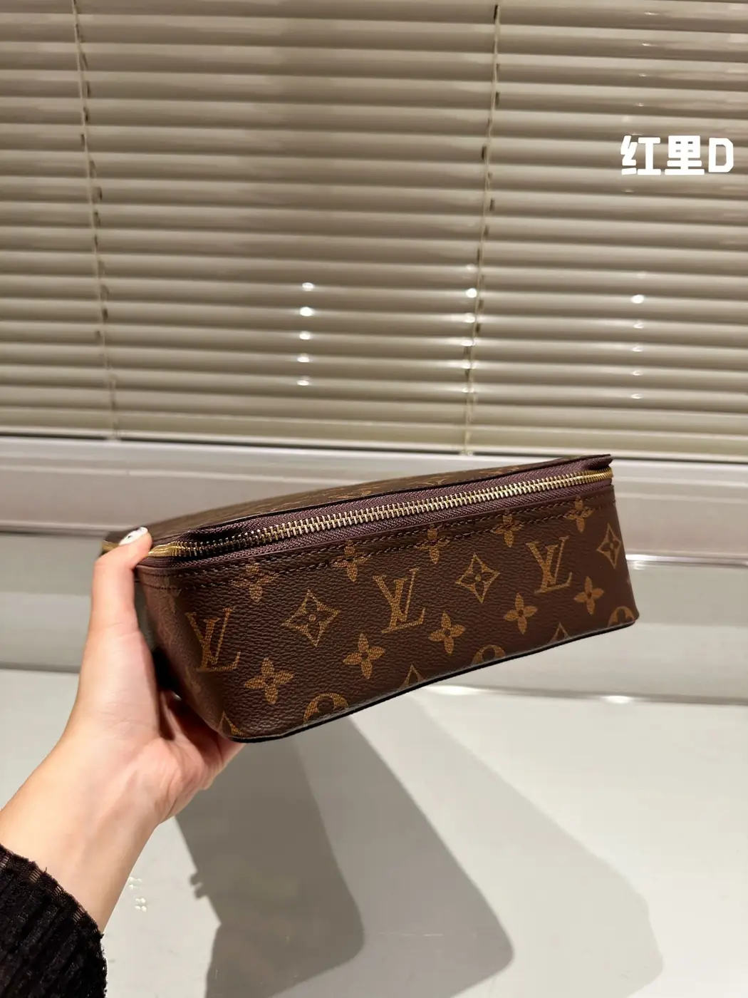 Jam5331  LV  75.99$ gallery