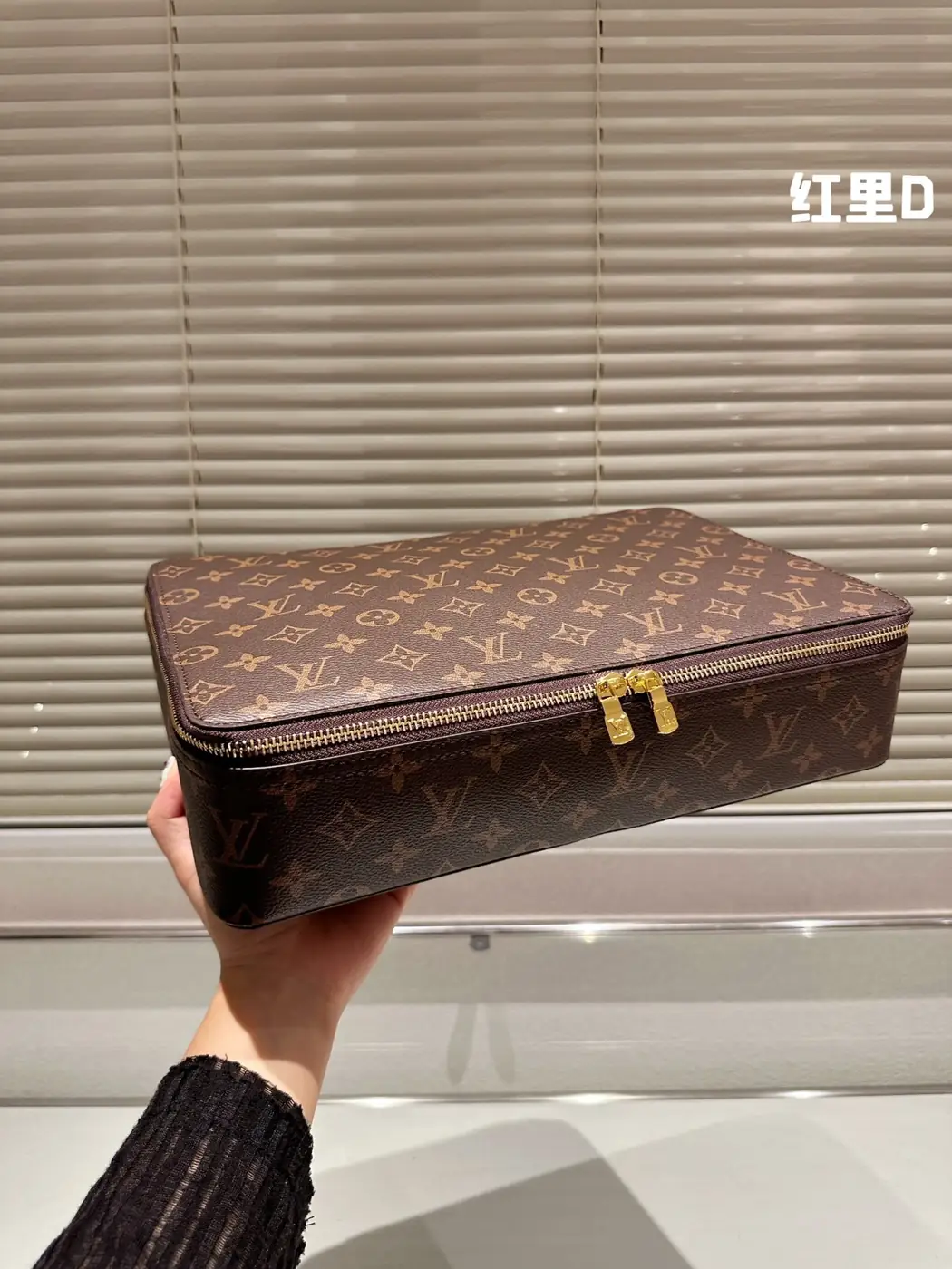 Jam5331  LV  75.99$ gallery