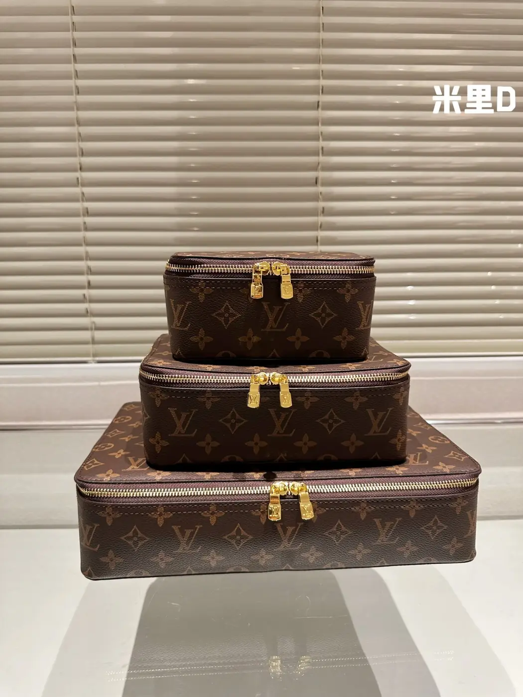 Jam5331  LV  75.99$ gallery