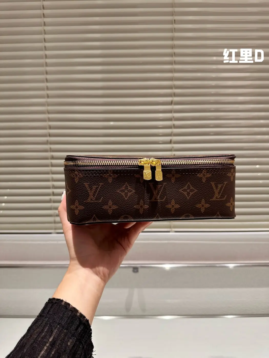 Jam5331  LV  75.99$ gallery