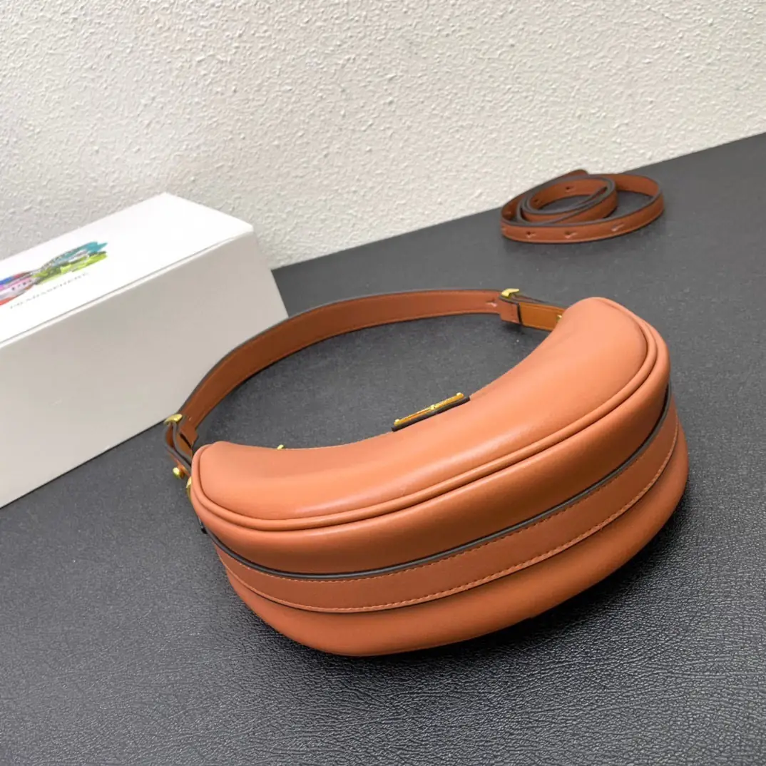 Jam5362 PRADA 69.99$ gallery