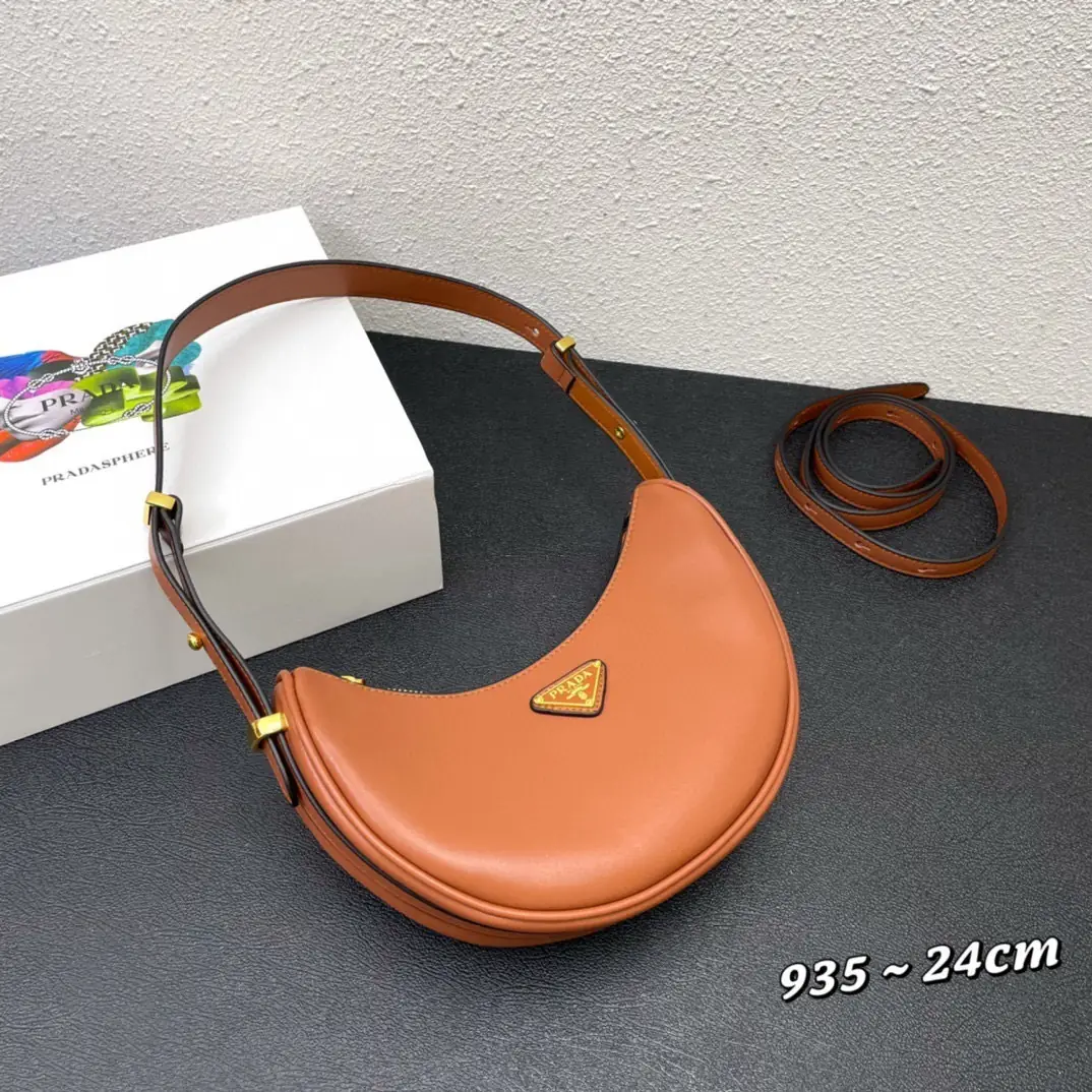 Jam5362 PRADA 69.99$ gallery