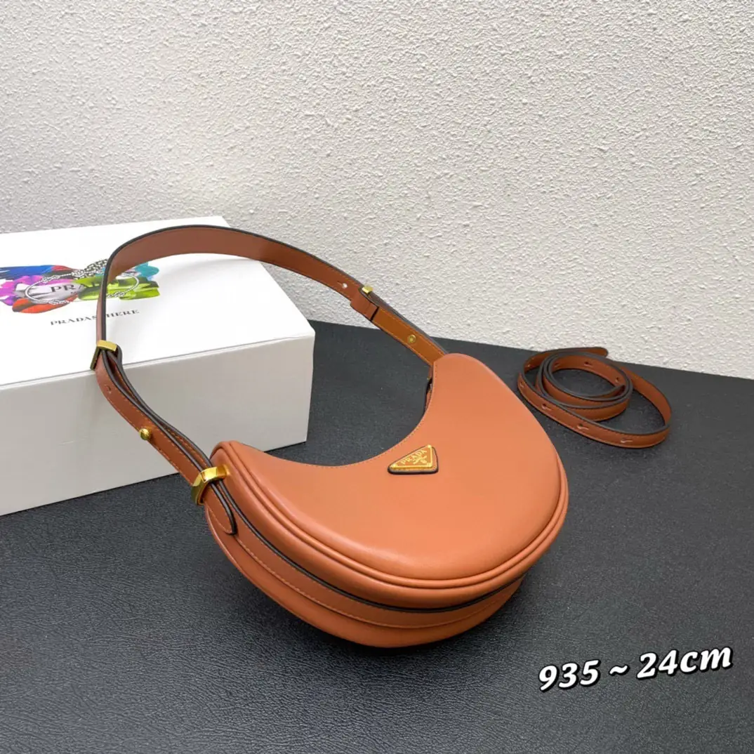 Jam5362 PRADA 69.99$ gallery