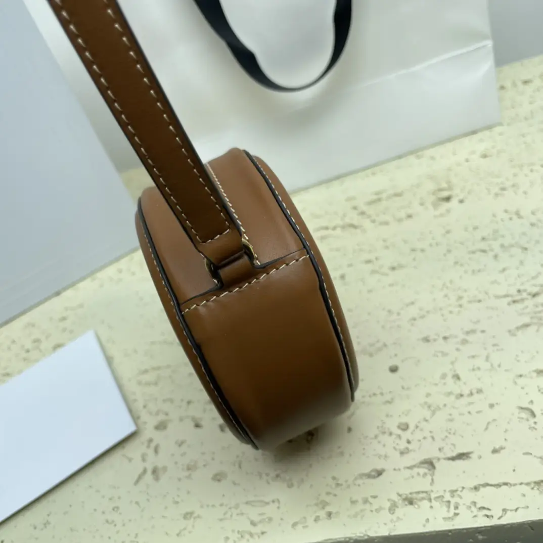 Jam5363 CELINE 69.99$ gallery