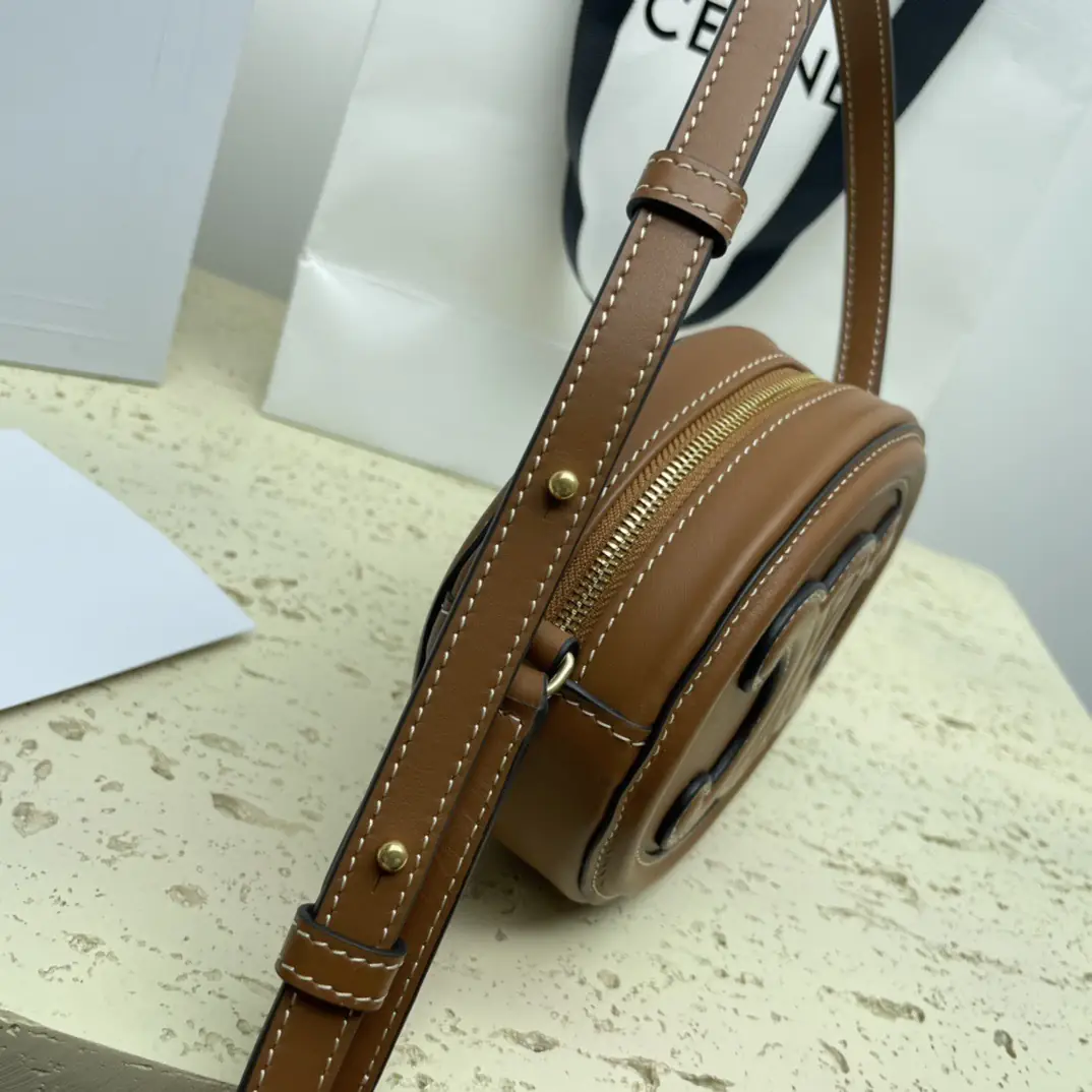 Jam5363 CELINE 69.99$ gallery