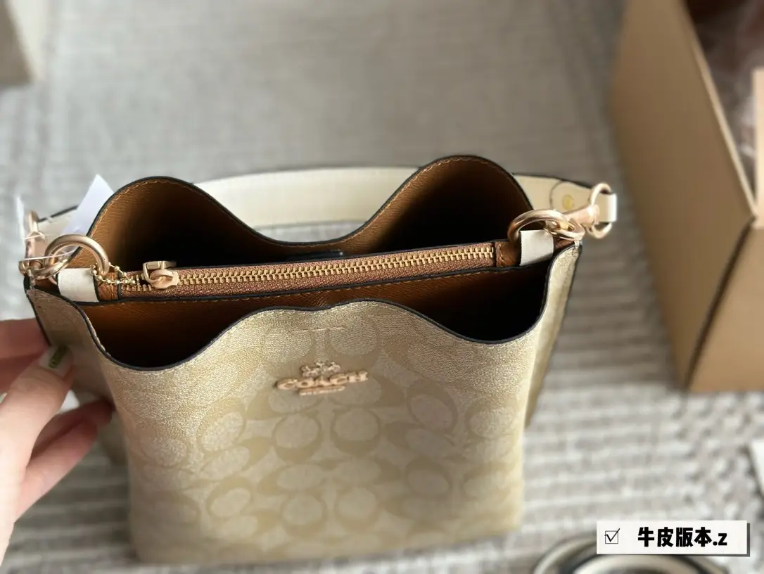 Jam5412  COACH 75$ gallery