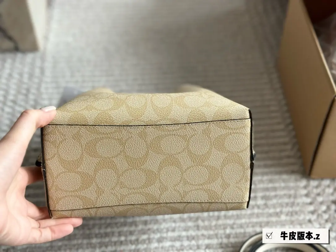 Jam5412  COACH 75$ gallery