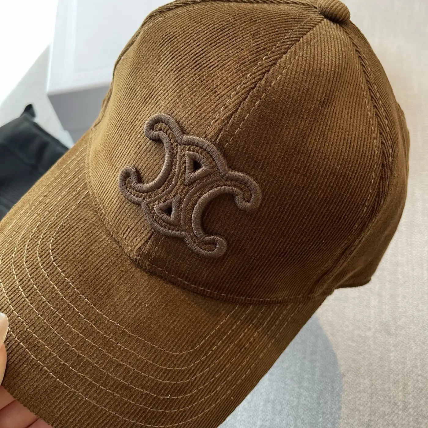 Jam5430 Celine  38$ gallery