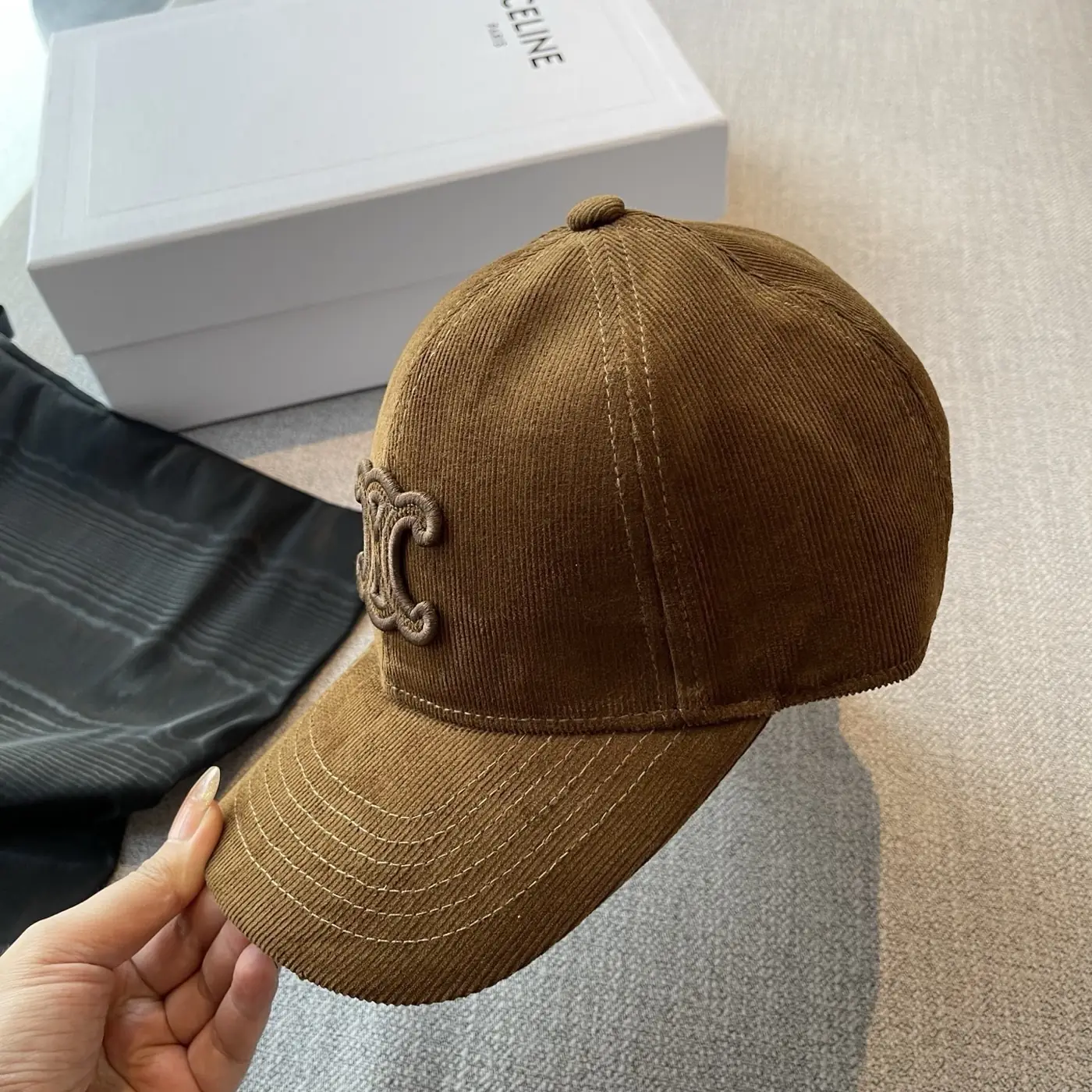 Jam5430 Celine  38$ gallery