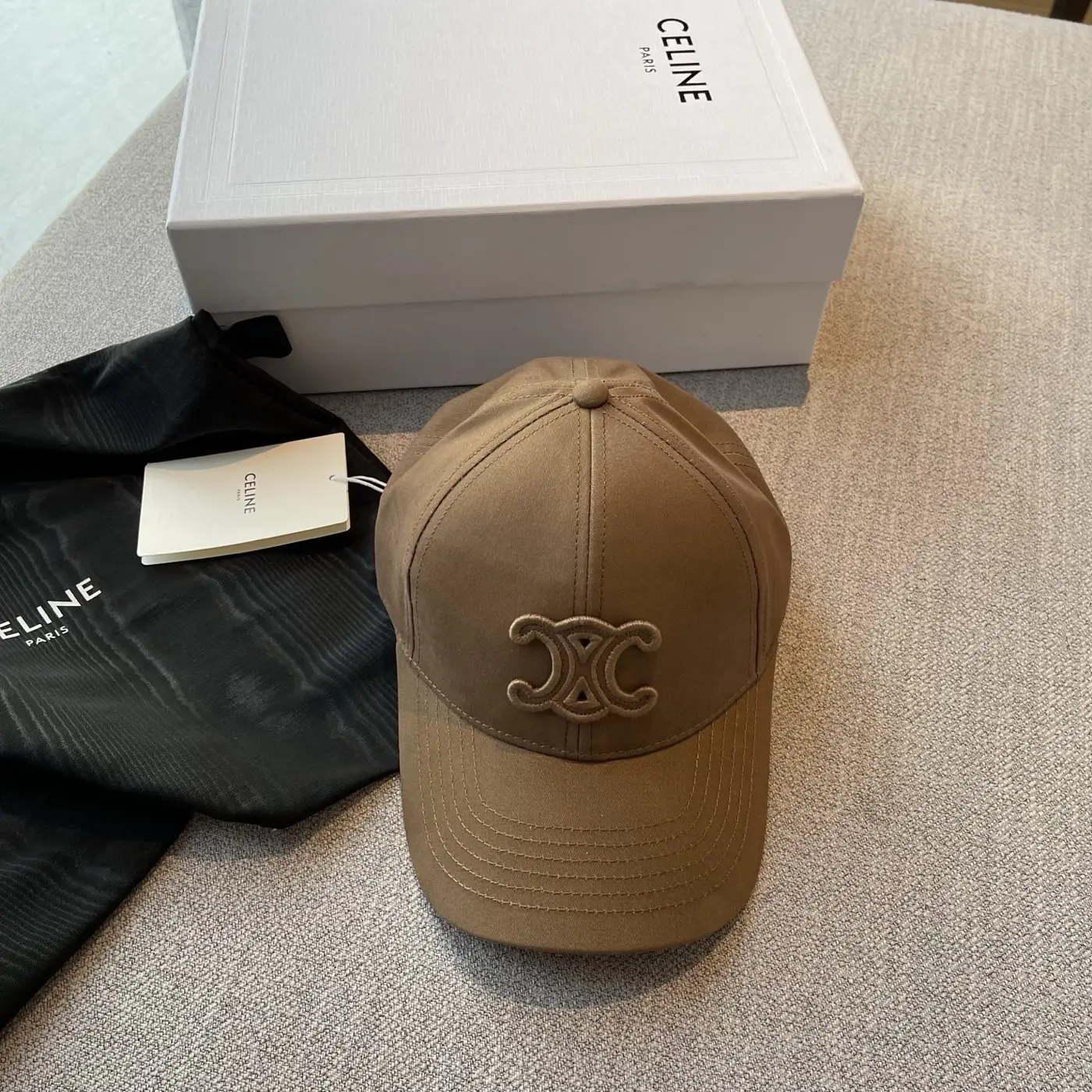 Jam5430 Celine  38$ gallery