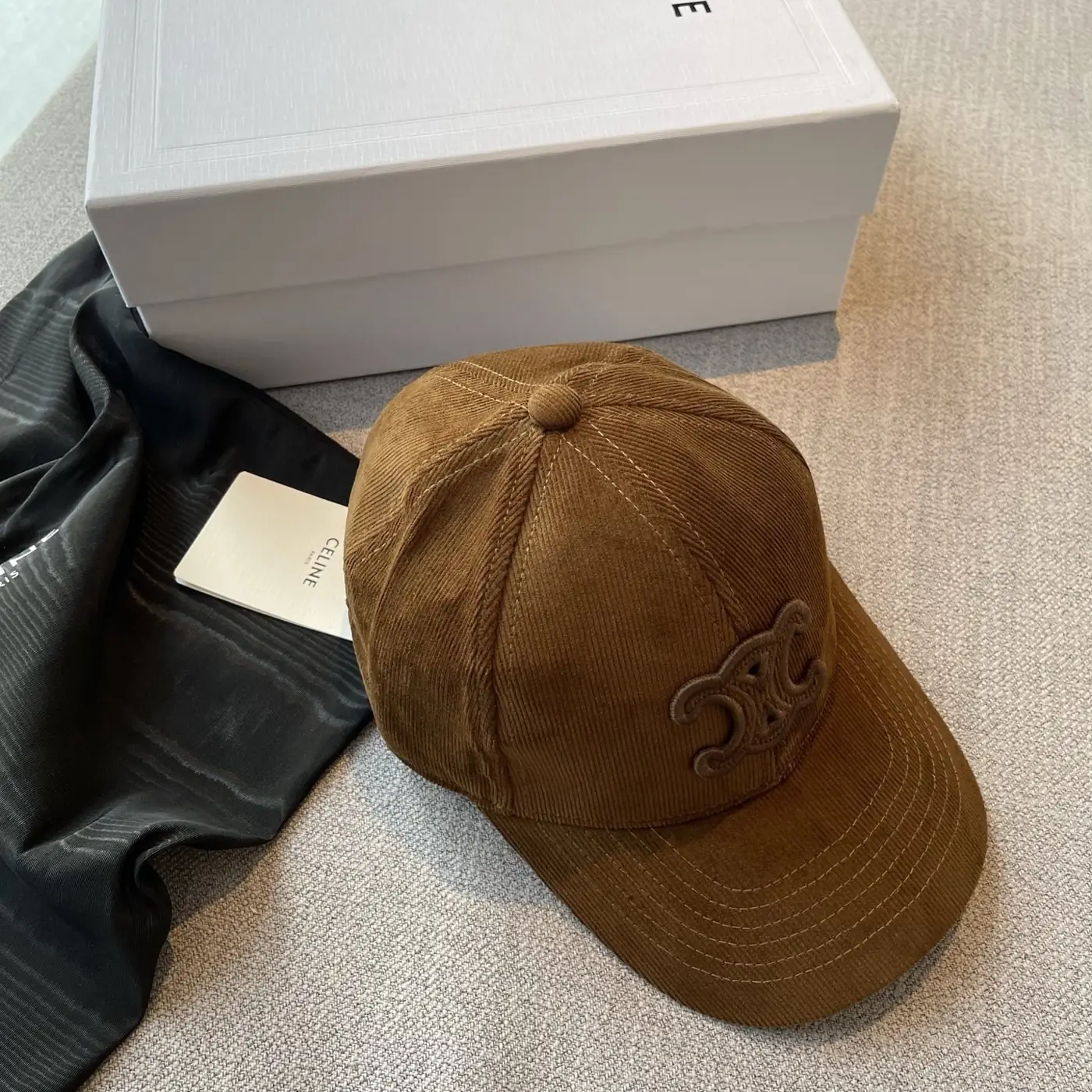 Jam5430 Celine  38$ gallery