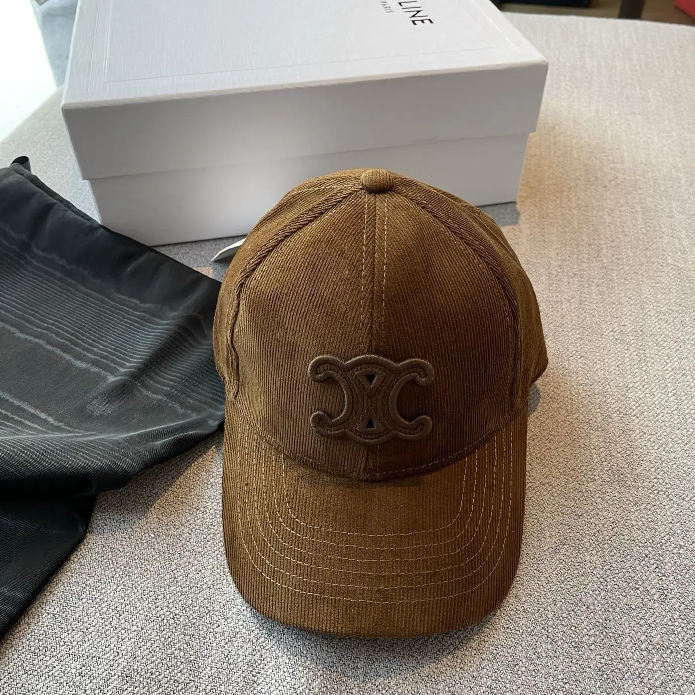 Jam5430 Celine  38$ gallery