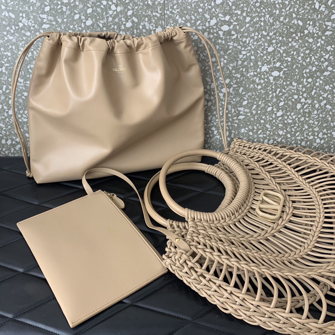 Jam5449  Valentino  149$ gallery