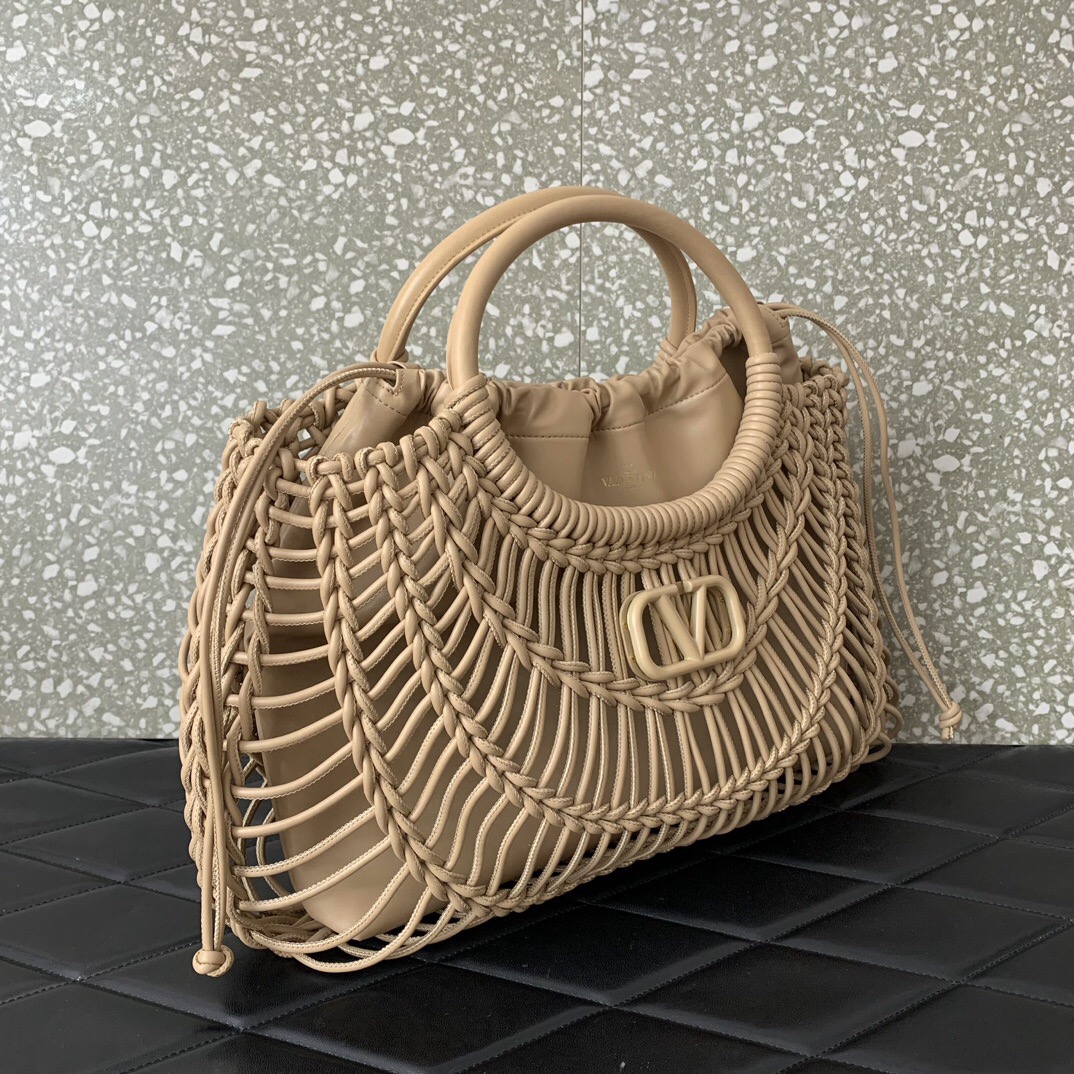 Jam5449  Valentino  149$ gallery