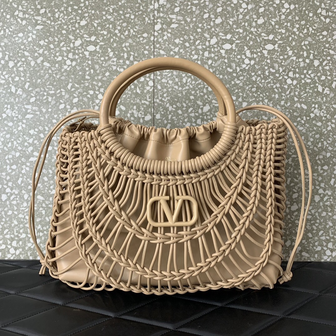 Jam5449  Valentino  149$ gallery