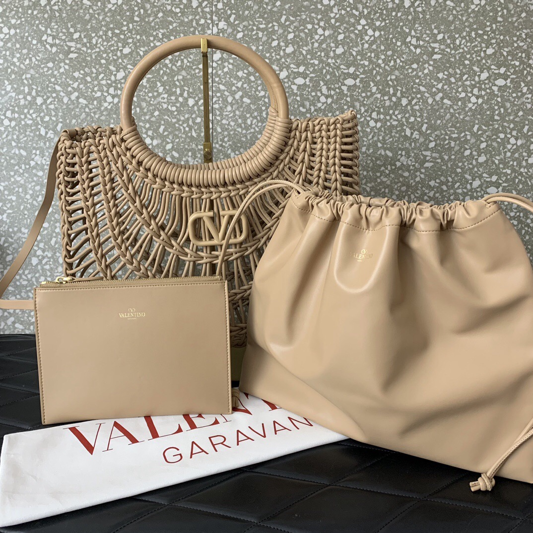 Jam5449  Valentino  149$ gallery