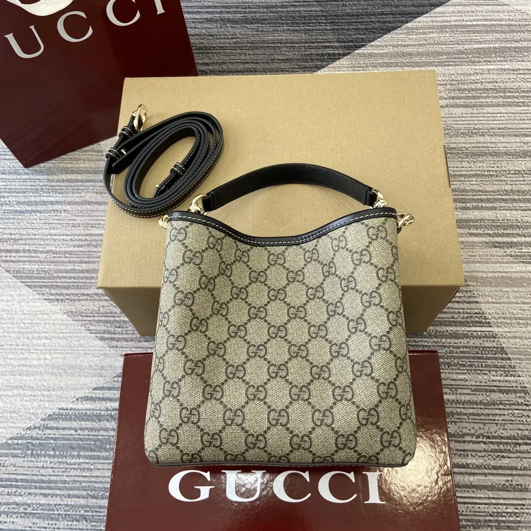Jam5479 GUCCI GG Emblem  78$ gallery