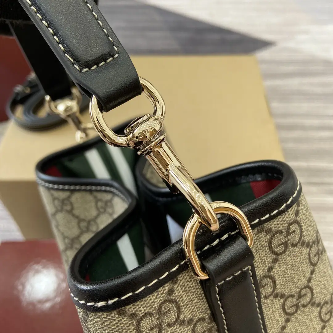 Jam5479 GUCCI GG Emblem  78$ gallery