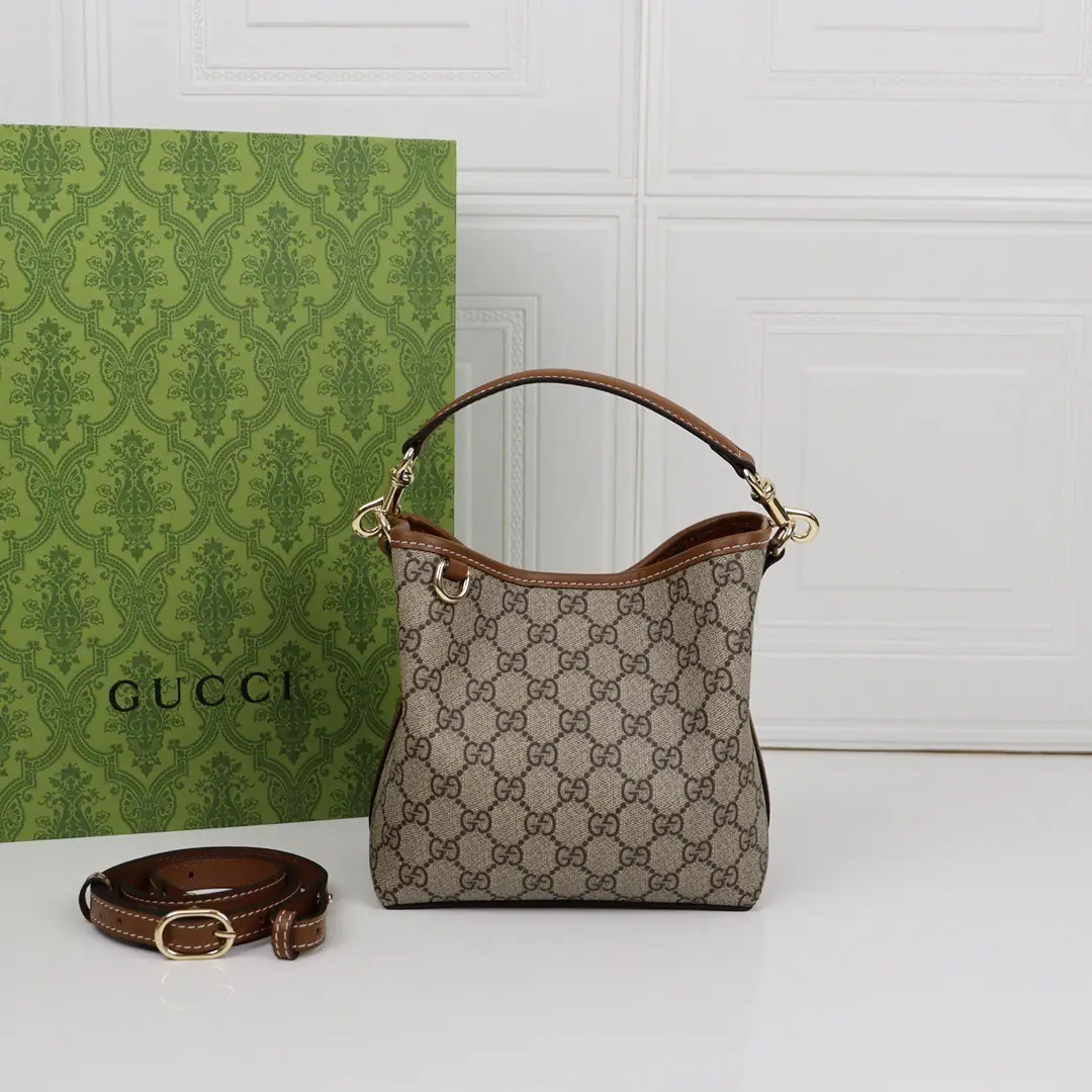 Jam5479 GUCCI GG Emblem  78$ gallery