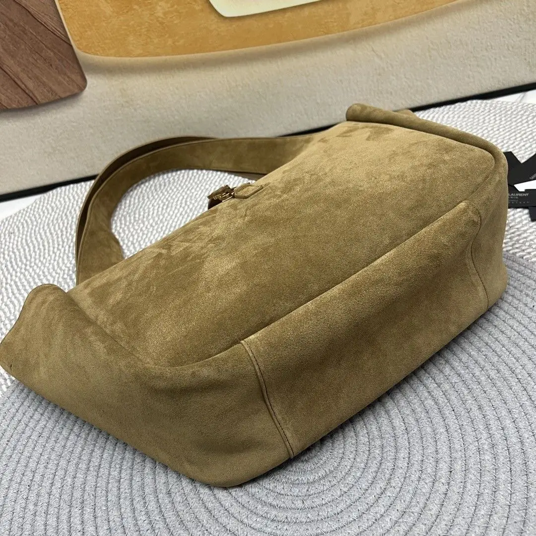 Jam5481 YSL 95$ gallery