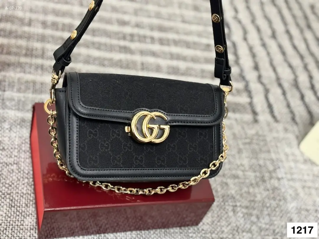 Jam5494    Gucci   58$ gallery