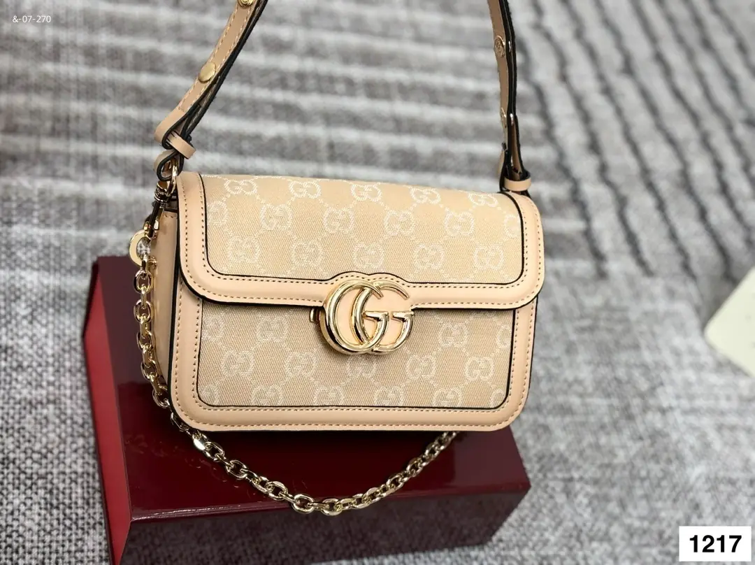 Jam5494    Gucci   58$ gallery