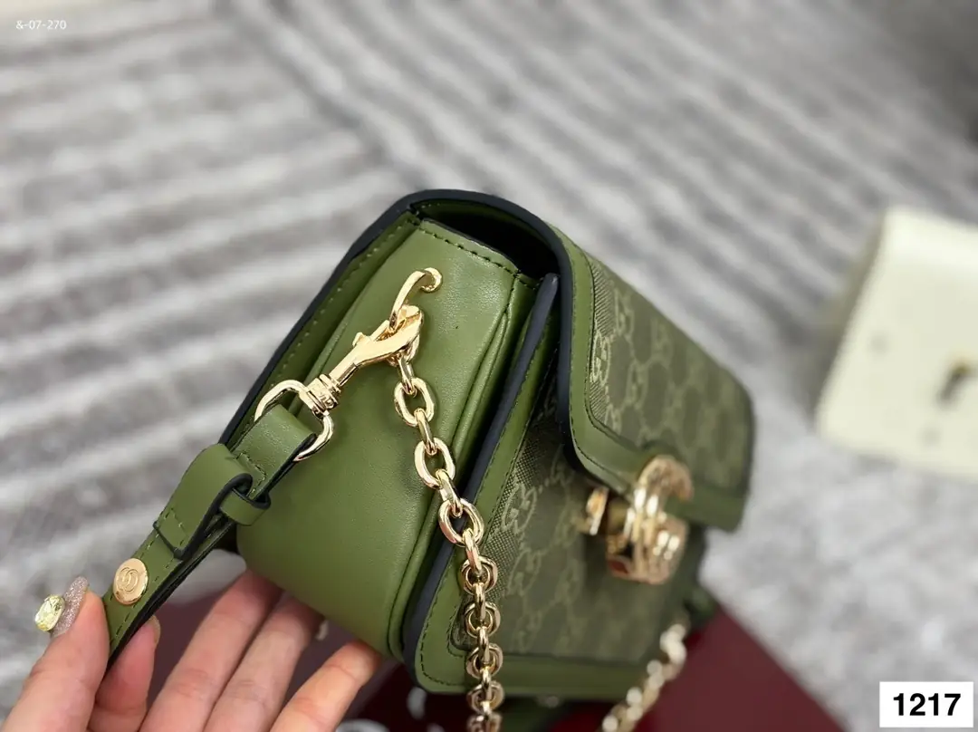 Jam5494    Gucci   58$ gallery