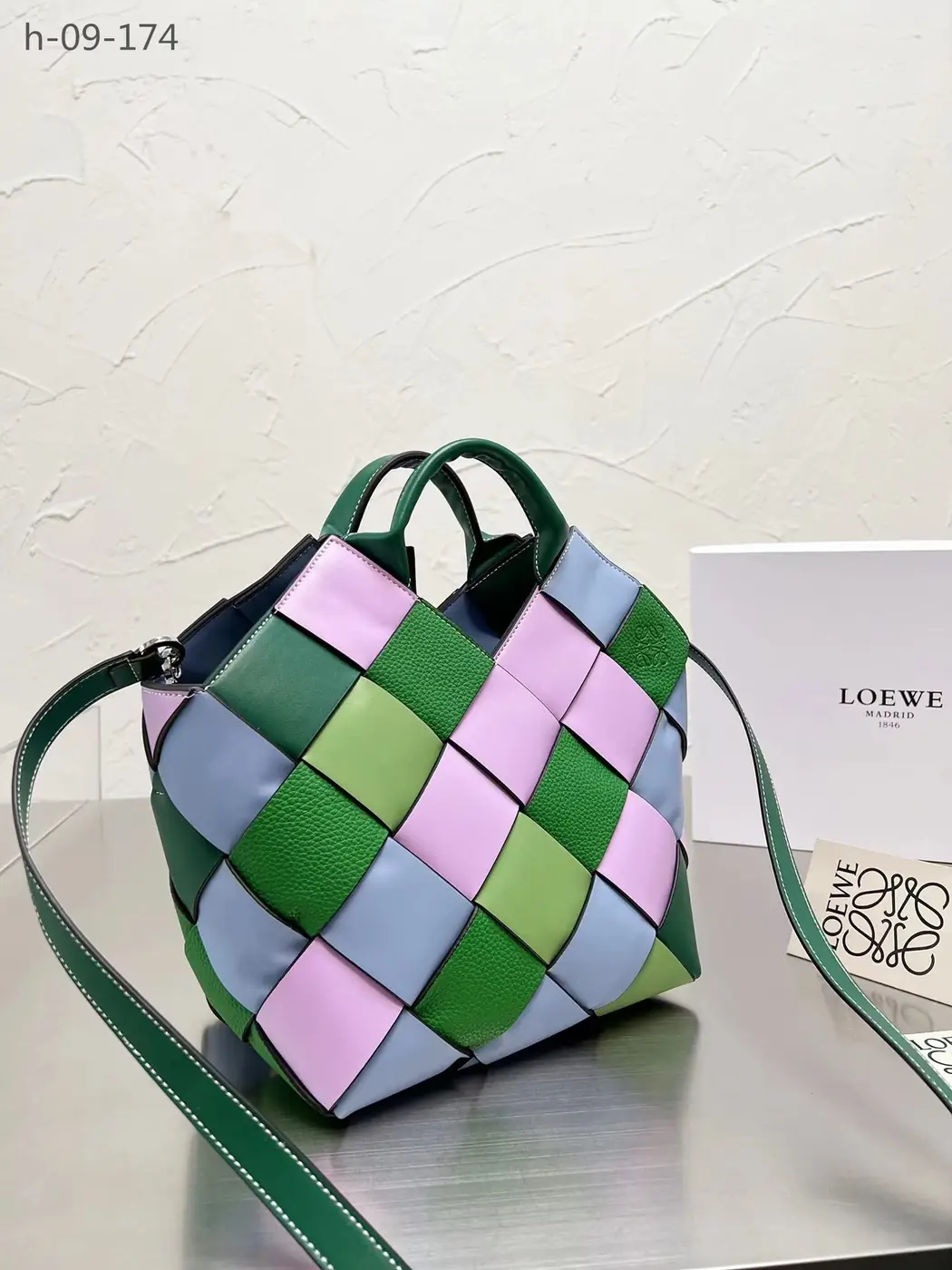 Jam5502  LOEVE   61$ gallery