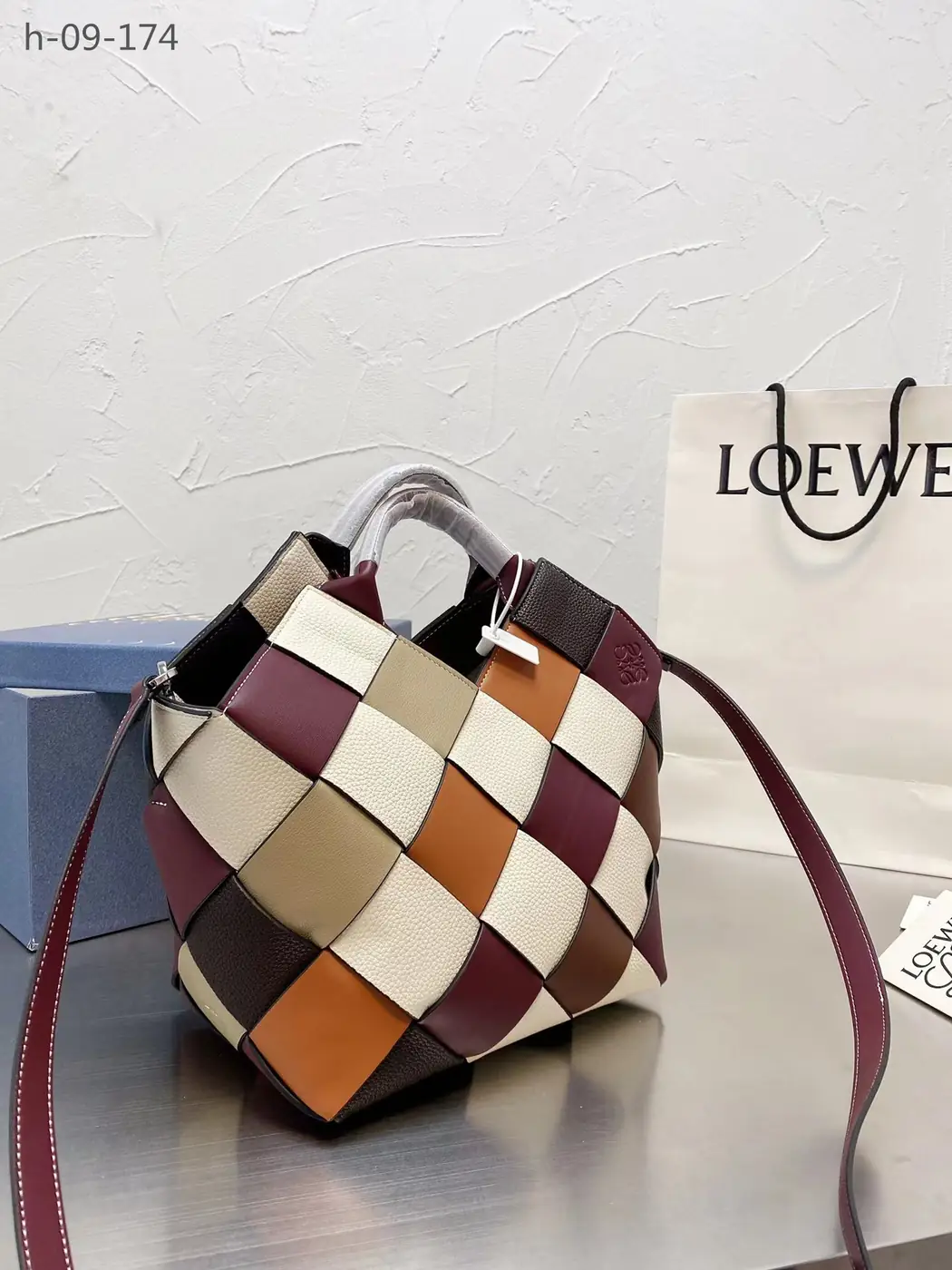 Jam5502  LOEVE   61$ gallery