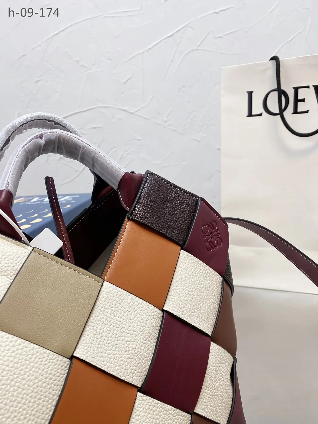 Jam5502  LOEVE   61$ gallery